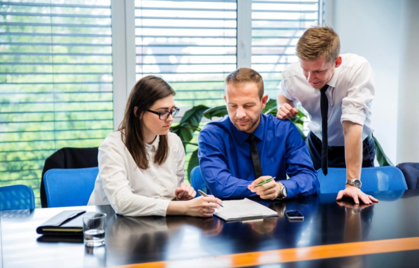 Expert analysant des données financières complexes