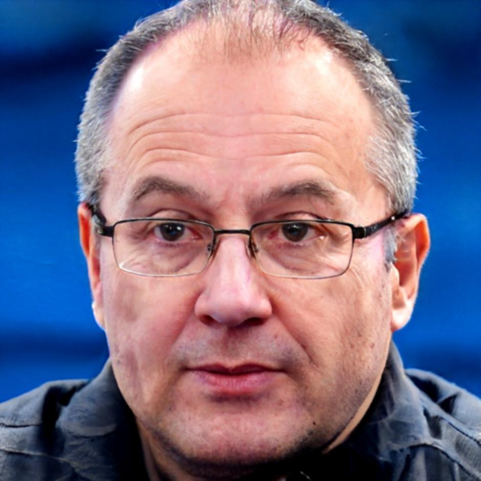 Portrait de Théophane Dubois, expert en analyse financière